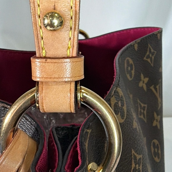 Louis Vuitton Monogram Graceful PM (small one)
Pivoine Interior - Picture 16 of 17